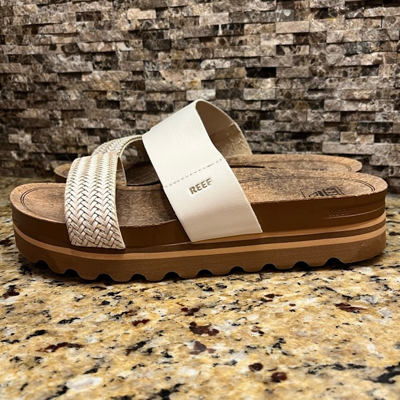 Reef Cushion Vista Hi Sandals Size 8 - Picture 2 of 8